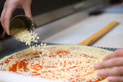 Order pizza online from Pizzeria Grande for pickup or delivery in Walpole, MA